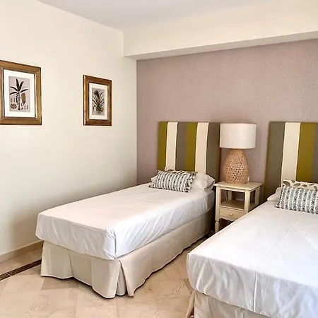 Apartment New Modern Townhouse Golden Mile