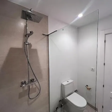 New Modern Townhouse Golden Mile Apartment *
